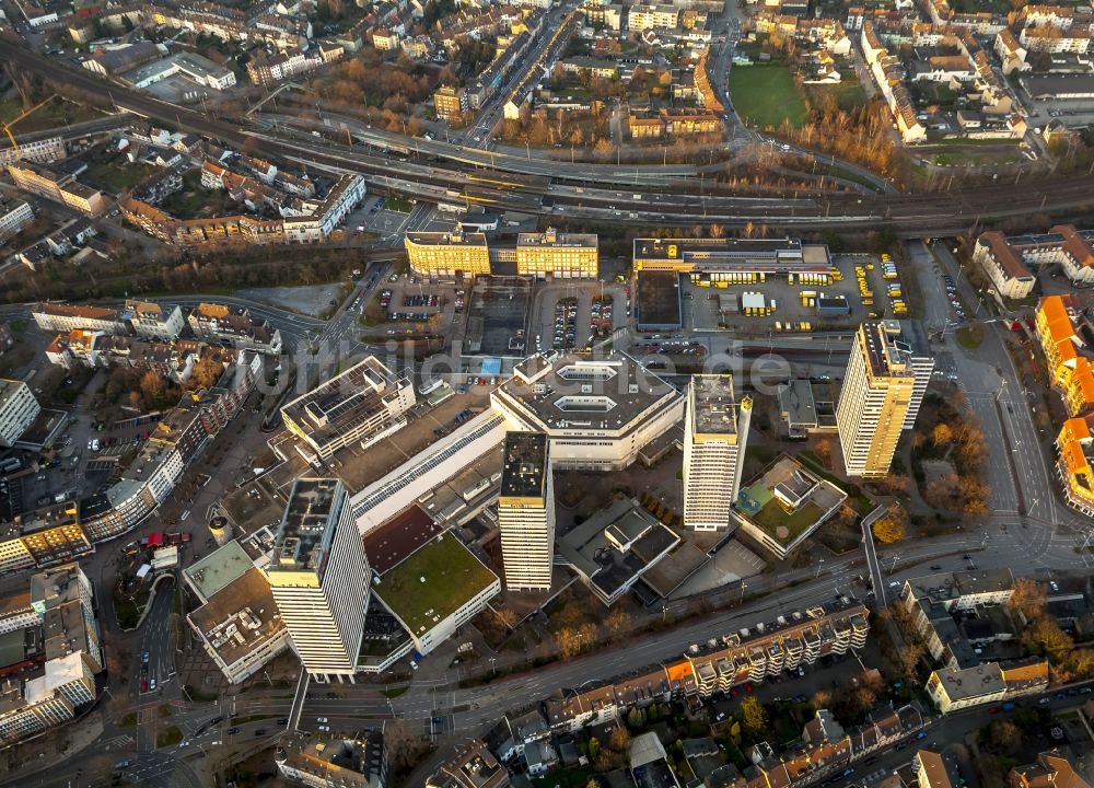 Luftbild Mülheim an der Ruhr - Einkaufszentrum Forum City und Hochhäuser im Sonnenuntergang in Mülheim an der Ruhr im Bundesland Nordrhein-Westfalen