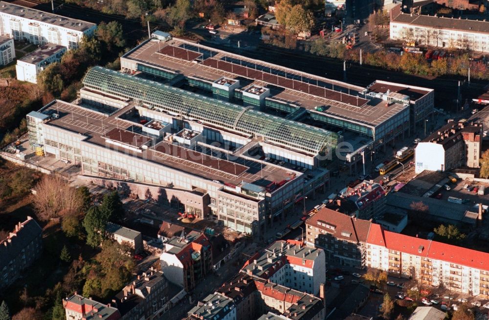 Berlin von oben - Einkaufszentrum Forum - Köpenick am Bahnhof Berlin - Köpenick