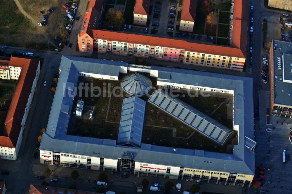 Luftaufnahme Neubrandenburg - Einkaufszentrum Marktplatz-Center in Neubrandenburg im Bundesland Mecklenburg-Vorpommern