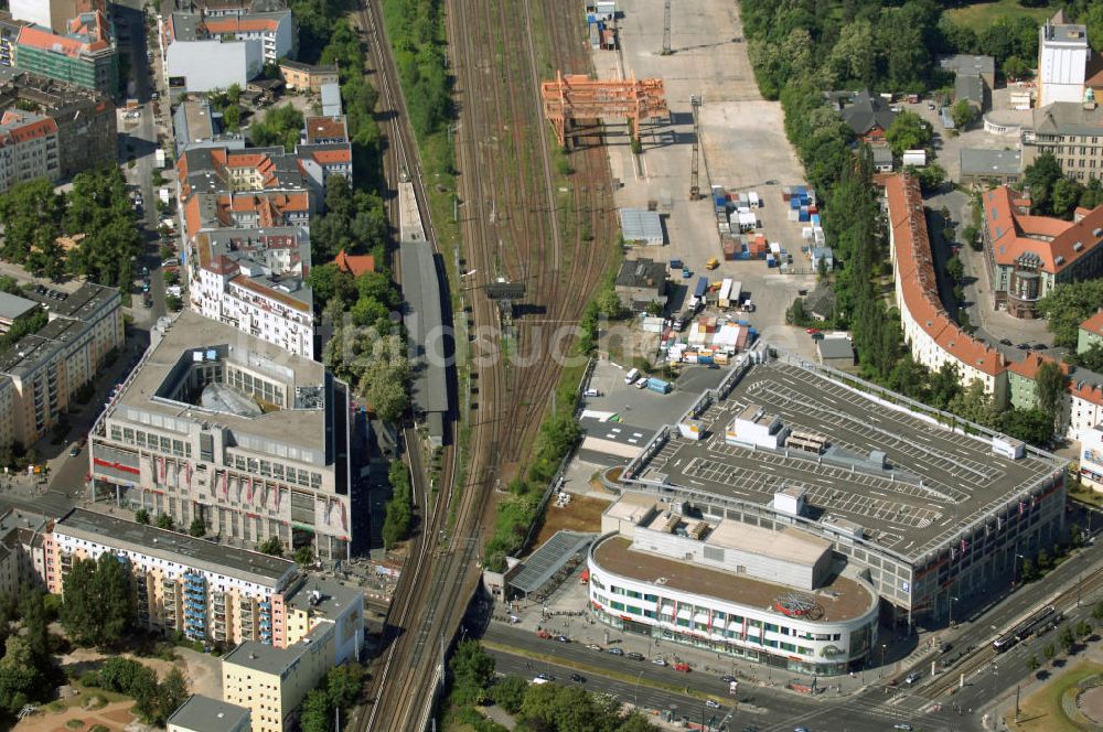 Berlin von oben - Einkaufszentrum Ringcenter der ECE GmbH an der Frankfurter Allee in Berlin-Friedrichshain