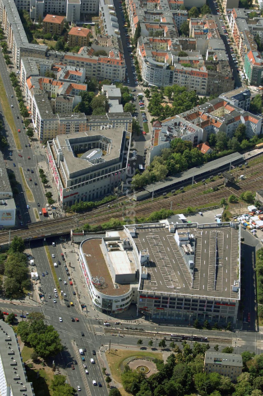 Luftbild Berlin - Einkaufszentrum Ringcenter der ECE GmbH an der Frankfurter Allee in Berlin-Friedrichshain