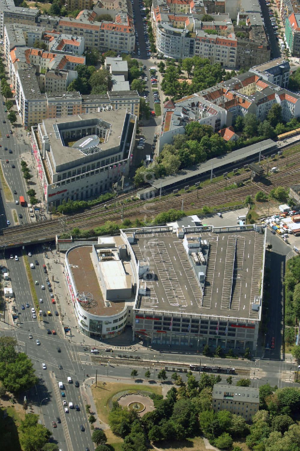 Luftaufnahme Berlin - Einkaufszentrum Ringcenter der ECE GmbH an der Frankfurter Allee in Berlin-Friedrichshain