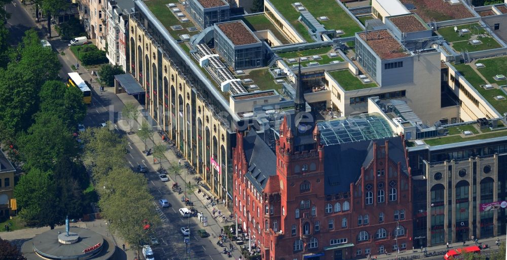 Luftbild Berlin - Einkaufszentrum „ Das Schloss “ am roten alten Rathaus in der Schloßstraße / Ecke Grunewaldstraße in Berlin - Steglitz