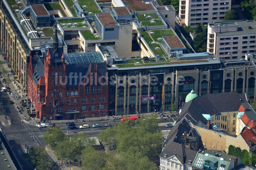 Luftbild Berlin - Einkaufszentrum „ Das Schloss “ am roten alten Rathaus in der Schloßstraße / Ecke Grunewaldstraße in Berlin - Steglitz