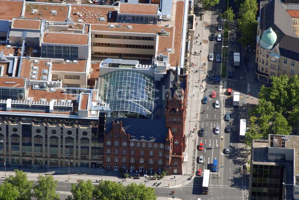 Berlin-Steglitz von oben - Einkaufszentrum ?Das Schloss? am roten alten Rathaus in der Schloßstraße/Ecke Grunewaldstraße