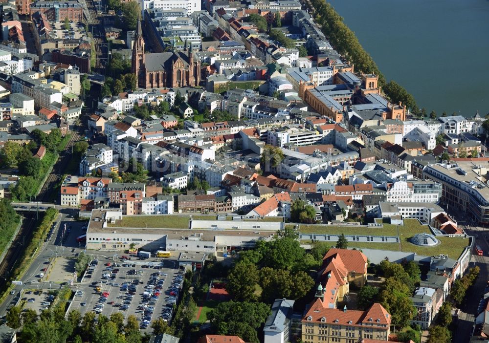 Schwerin von oben - Einkaufszentrum Schlosspark-Center der ECE Gruppe in Schwerin in Mecklenburg-Vorpommern