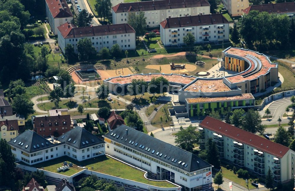 Luftbild Saalfeld/Saale - Einkaufszentrum Südstadtgaelrie und Grundschule Marco Polo in Saalfeld im Bundesland Thüringen