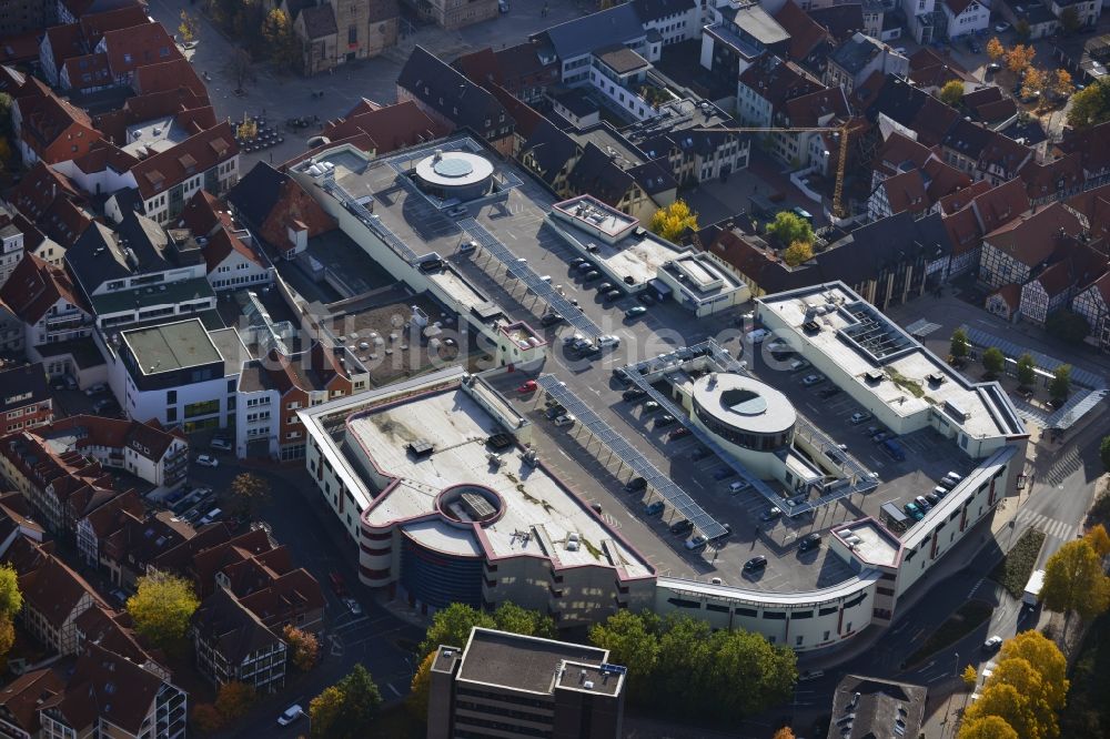 Luftaufnahme Hameln - Einkaufszentrum Stadtgalerie der ECE in der historischen Altstadt im Stadtzentrum von Hameln im Bundesland Niedersachsen