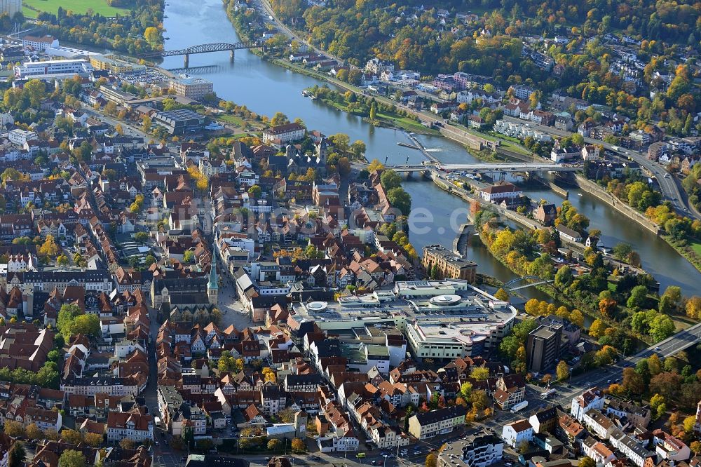 Luftbild Hameln - Einkaufszentrum Stadtgalerie der ECE in der historischen Altstadt im Stadtzentrum von Hameln im Bundesland Niedersachsen