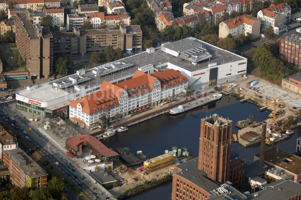 Berlin von oben - Einkaufszentrum Tempelhofer Hafen und Ullsteinhaus