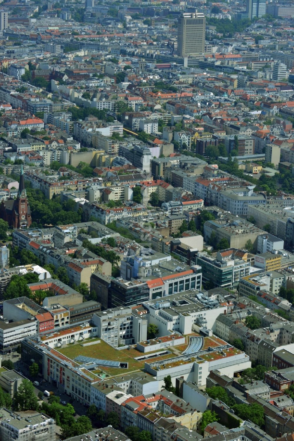 Berlin Wilmersdorf aus der Vogelperspektive: Einkaufszentrum Wilmersdorf Arcaden an der Wilmersdorfer Straße in Berlin