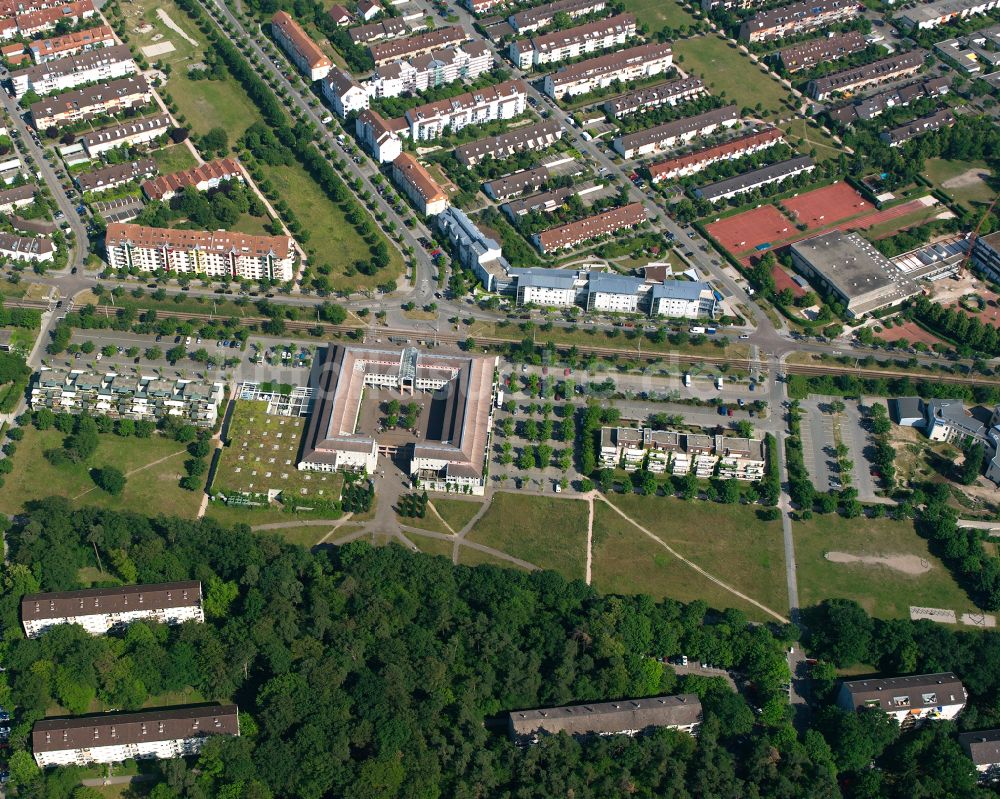 Luftbild Karlsruhe - Einkaufzentrum an der Glogauer Straße in Karlsruhe im Bundesland Baden-Württemberg, Deutschland