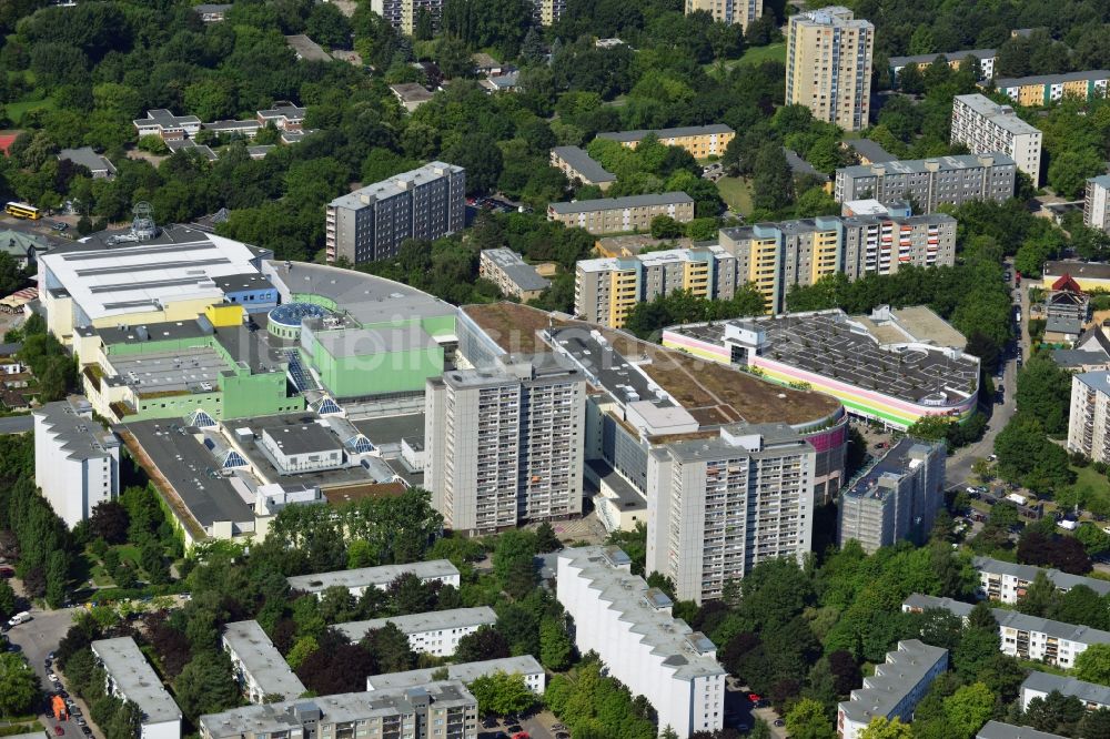 Berlin von oben - Einkaufzentrum Gropius Passagen im Bezirk Neukölln von Berlin