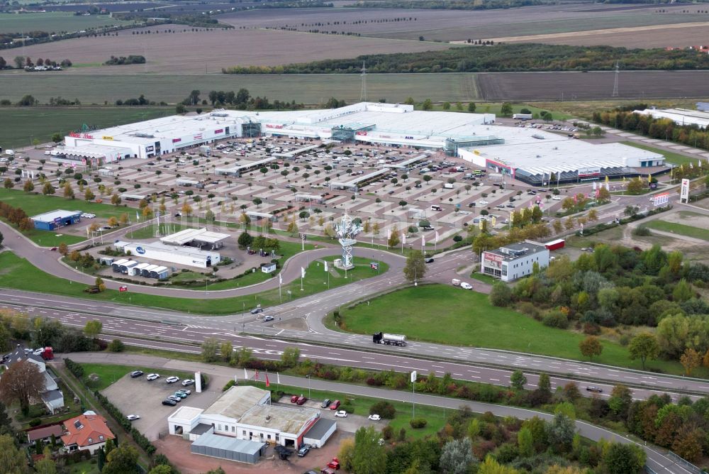 Luftaufnahme Landsberg - Einkaufzentrum Halle Center in Landsberg im Bundesland Sachsen-Anhalt, Deutschland