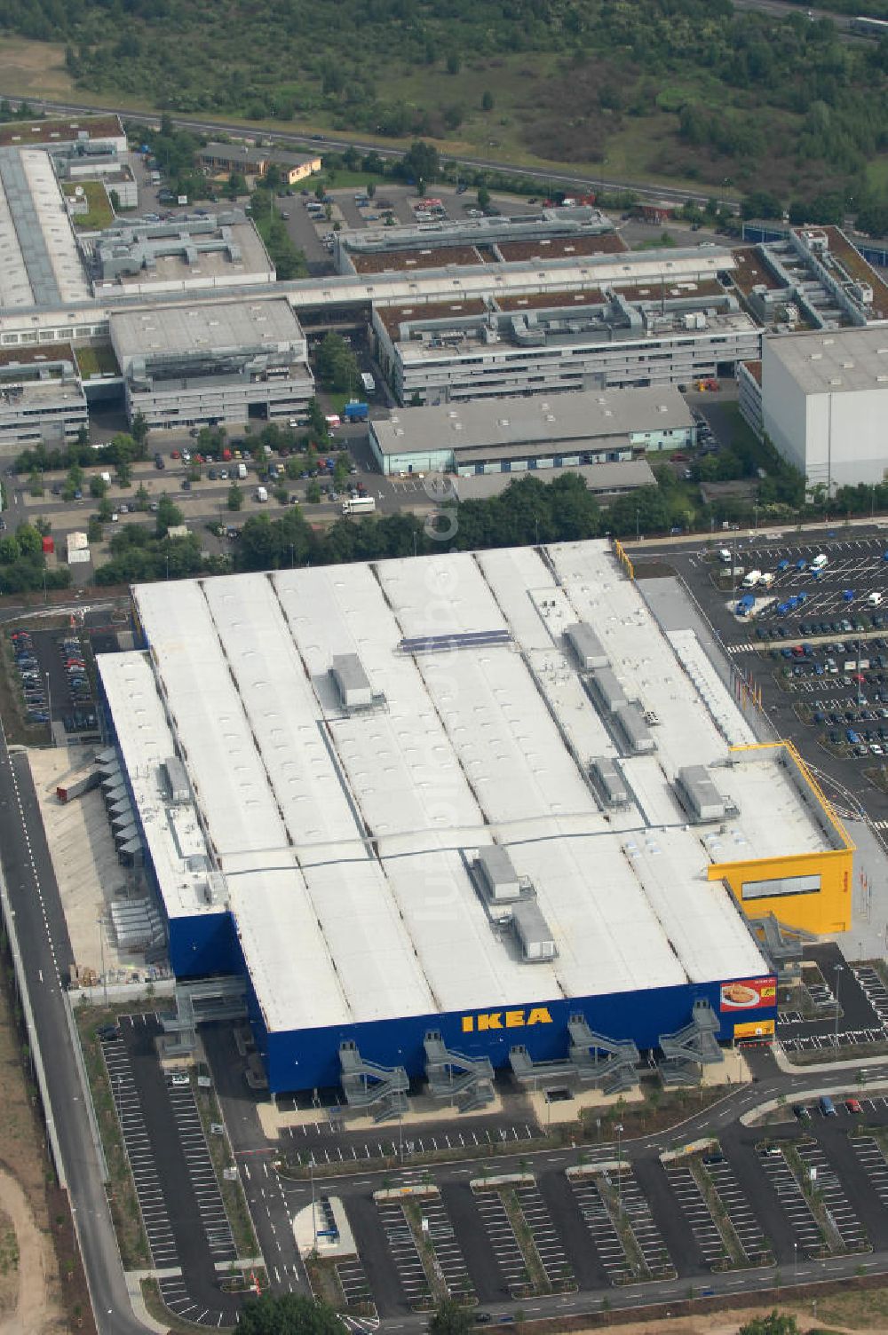 KÖLN aus der Vogelperspektive: Einrichtungshaus der IKEA Deutschland GmbH & Co. KG - Niederlassung Köln Am Butzweilerhof