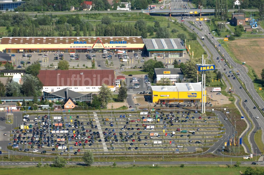 Rostock aus der Vogelperspektive: Einrichtungshaus der IKEA Deutschland GmbH & Co. KG - Niederlassung Rostock