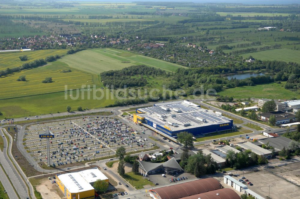 Rostock von oben - Einrichtungshaus der IKEA Deutschland GmbH & Co. KG - Niederlassung Rostock