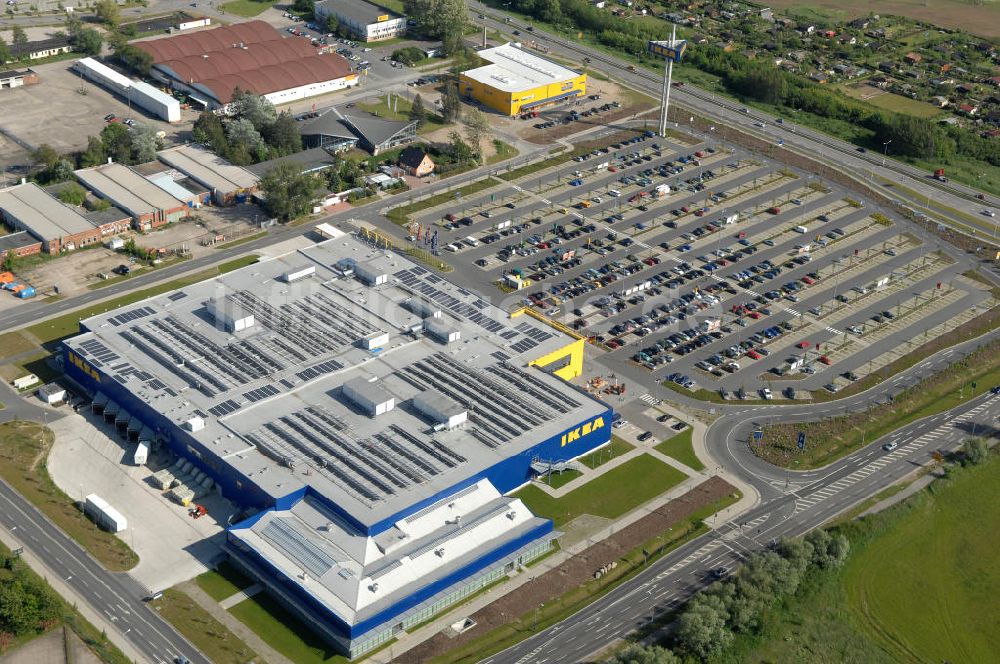 Rostock aus der Vogelperspektive: Einrichtungshaus der IKEA Deutschland GmbH & Co. KG - Niederlassung Rostock