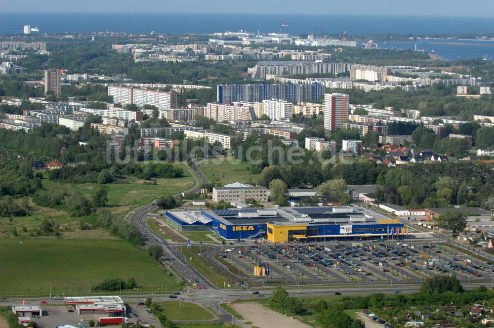 Rostock von oben - Einrichtungshaus der IKEA Deutschland GmbH & Co. KG - Niederlassung Rostock