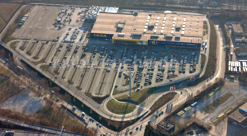 Duisburg von oben - Einrichtungshaus Ikea in Duisburg im Bundesland Nordrhein-Westfalen