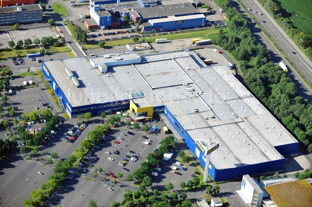 Köln von oben - Einrichtungshaus und Möbelmarkt IKEA in Köln