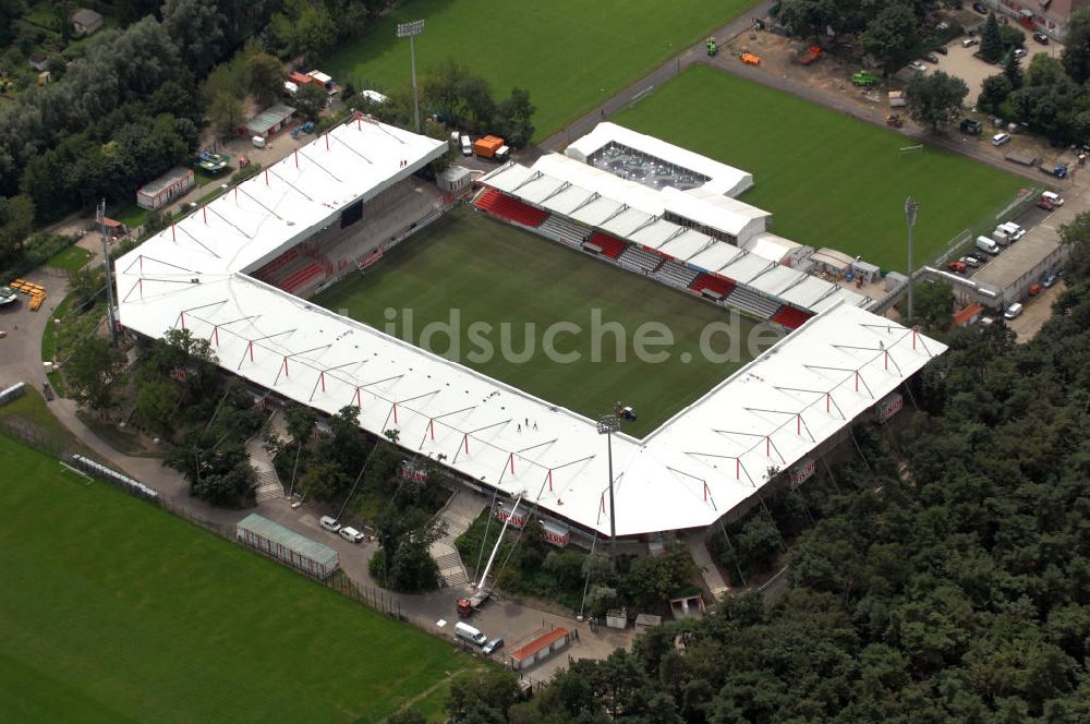 Luftbild Berlin - Einweihung Stadion Alte Försterei des 1. FC Union in Berlin-Köpenick