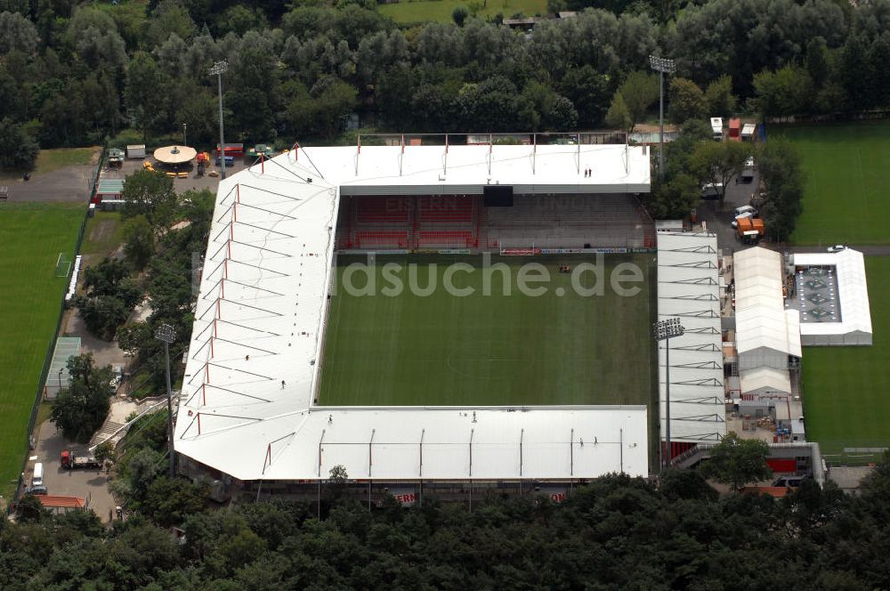 Luftbild Berlin - Einweihung Stadion Alte Försterei des 1. FC Union in Berlin-Köpenick