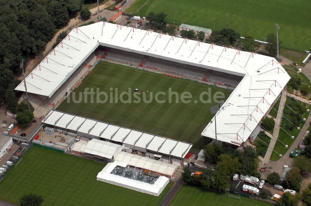 Berlin von oben - Einweihung Stadion Alte Försterei des 1. FC Union in Berlin-Köpenick