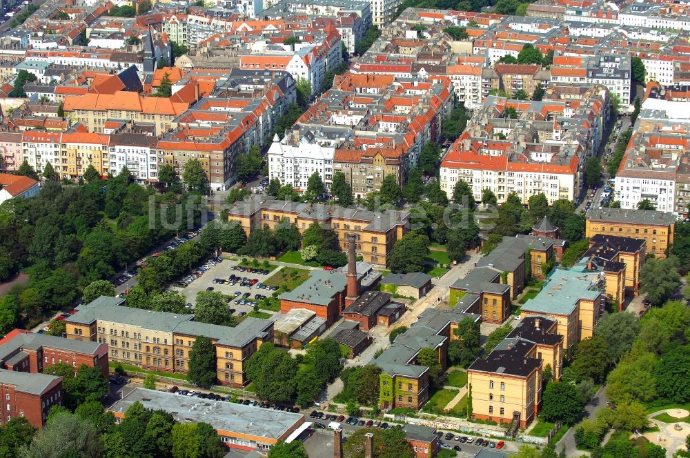 Luftbild Berlin - Einwohnermeldeamt in Prenzlauer Berg in Berlin