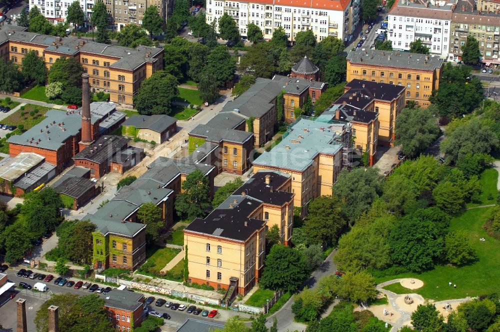 Berlin von oben - Einwohnermeldeamt in Prenzlauer Berg in Berlin