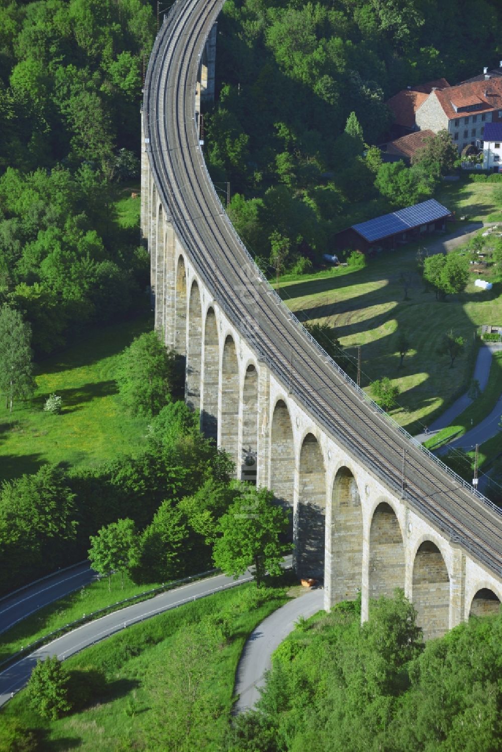 Luftbild Altenbeken - Eisenbahn - Brücke Altenbekener Viadukt in Altenbeken im Bundesland Nordrhein-Westfalen