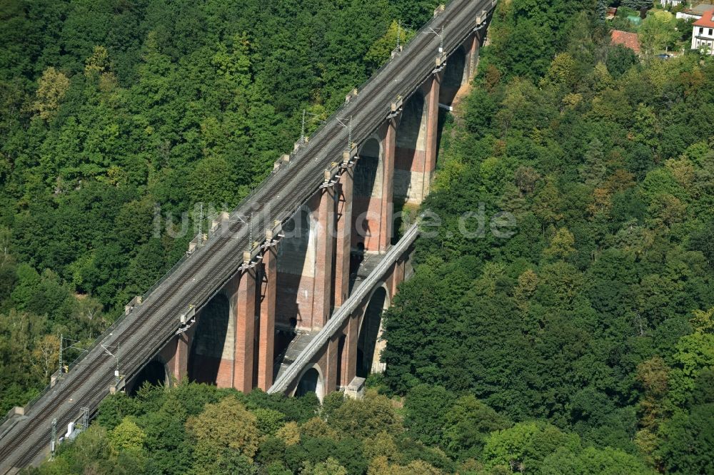 Luftaufnahme Pöhl - Eisenbahn - Brückenbauwerk Elstertalbrücke in Pöhl im Bundesland Sachsen