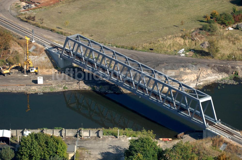 Genthin von oben - Eisenbahnbrücke Genthin-Jerichow