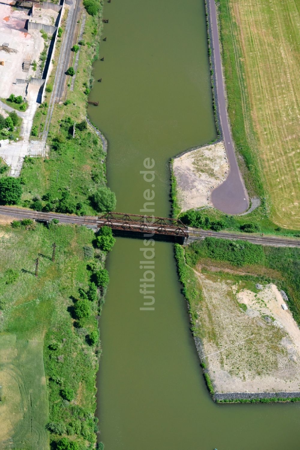 Luftbild Elbe-Parey - Eisenbahnbrücke Güsen-Jerichow über dem Elbe-Havel-Kanal im Bundesland Sachsen-Anhalt