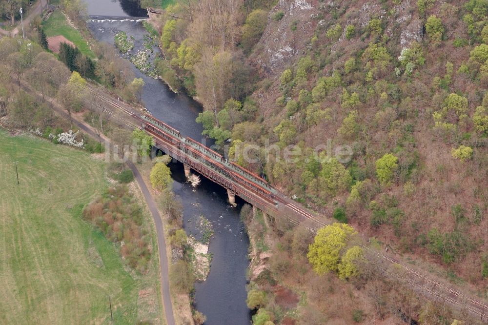 Idar-Oberstein von oben - Eisenbahnbrücke in Idar-Oberstein im Bundesland Rheinland-Pfalz