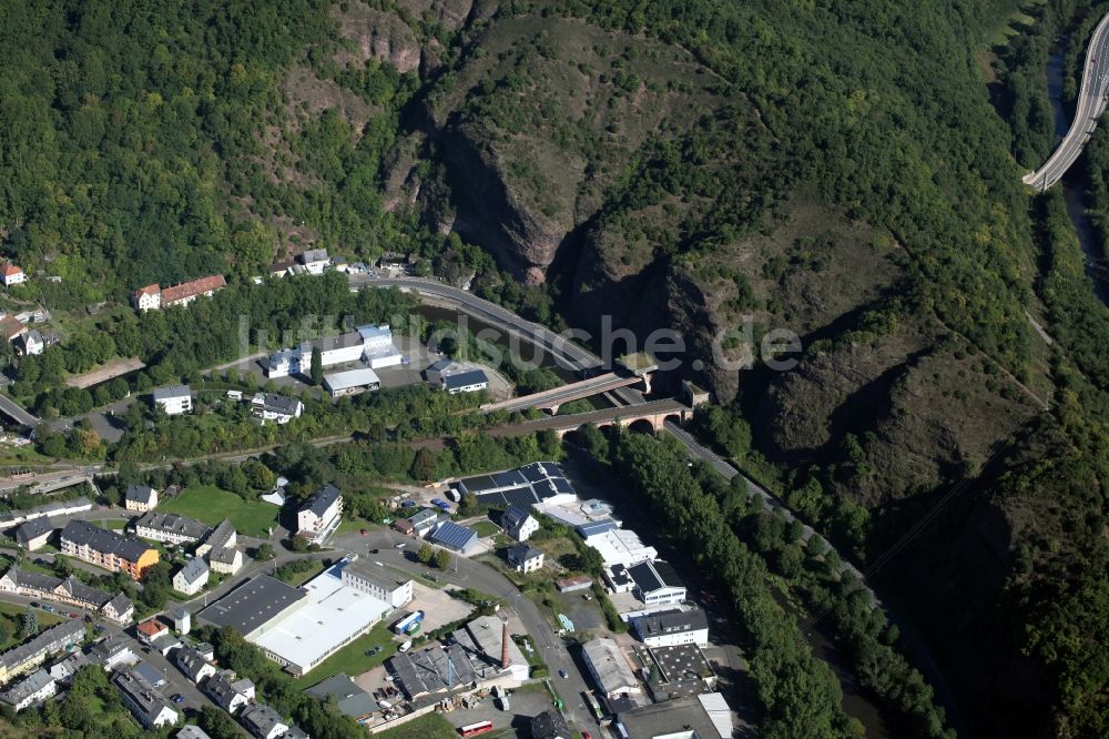 Idar-Oberstein aus der Vogelperspektive: Eisenbahnbrücke in der Nähe von Idar-Oberstein im Bundesland Rheinland-Pfalz