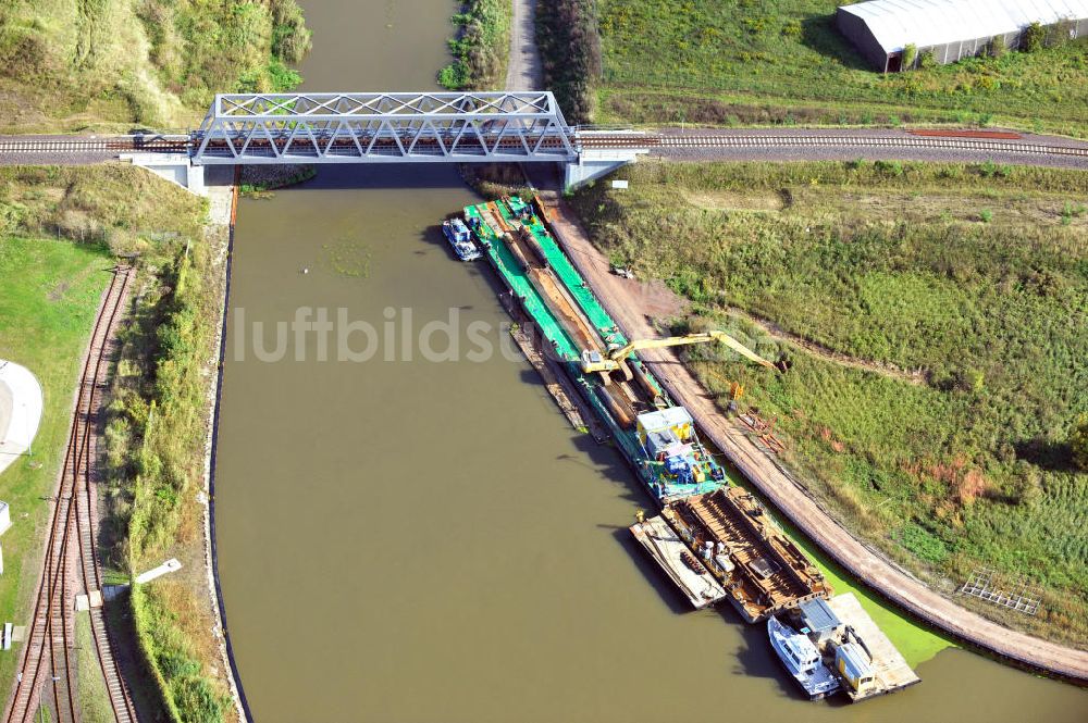 Luftbild Genthin - Eisenbahnbrücke Roßdorfer Altkanal in Genthin