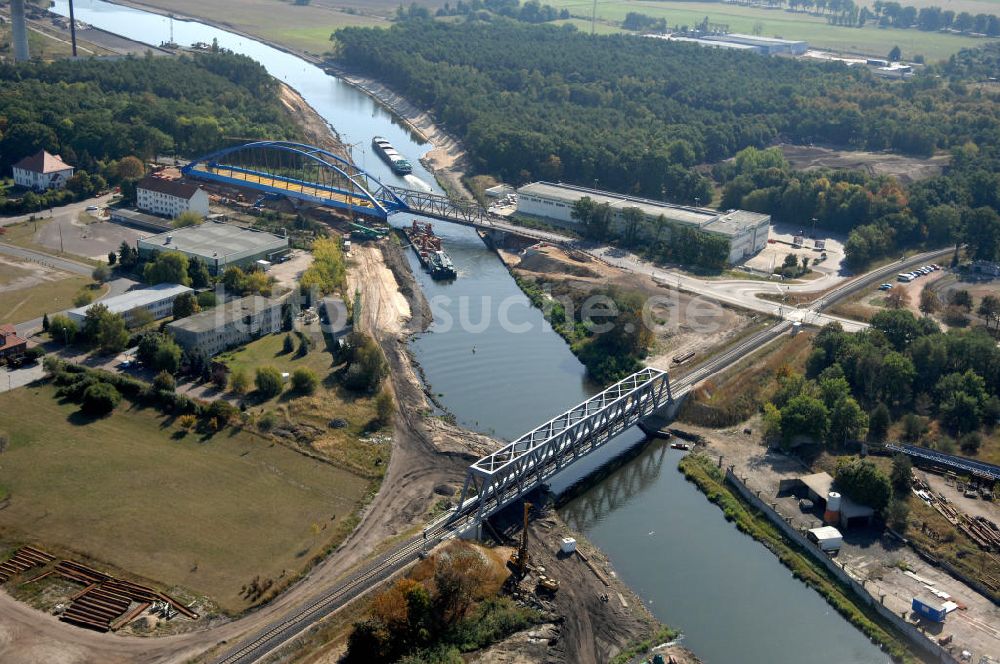 Luftaufnahme Genthin - Eisenbahnbrücken Roßdorfer Altkanal und Genthin-Jerichow