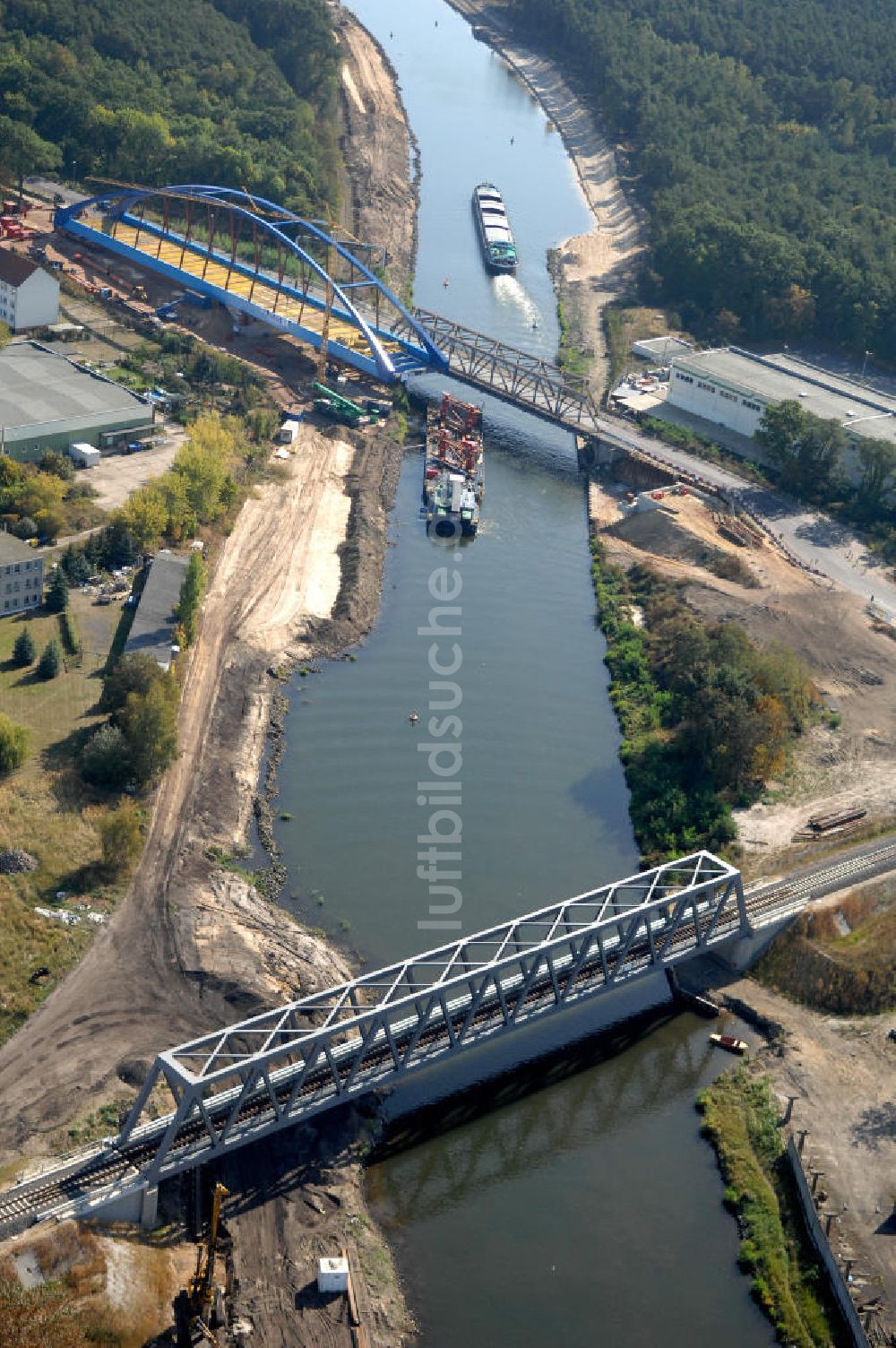 Genthin von oben - Eisenbahnbrücken Roßdorfer Altkanal und Genthin-Jerichow