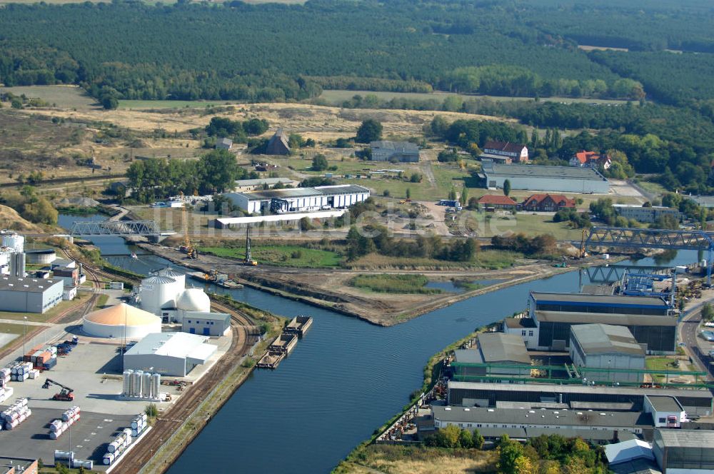 GENTHIN von oben - Eisenbahnbrücken Roßdorfer Altkanal und Genthin-Jerichow