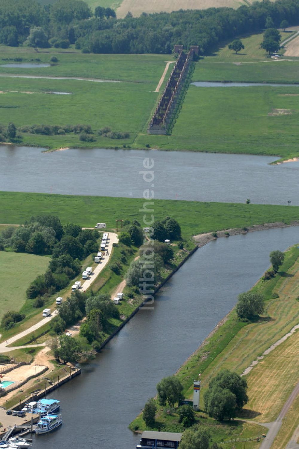 Luftbild Dömitz - Eisenbanhbrücke am Hafen von Dömitz