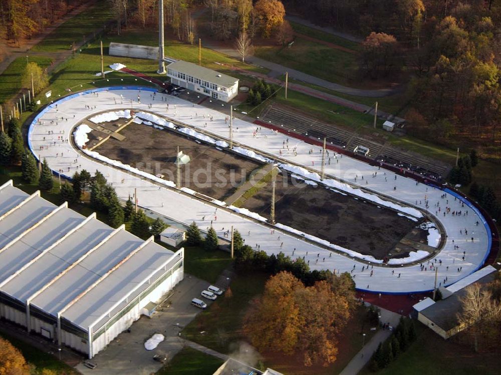 Chemnitz von oben - Eisoval und Eishalle der Eissport und Freizeit GmbH Chemnitz