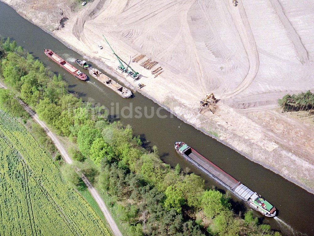 Parchau aus der Vogelperspektive: Elbe - Havel - Kanal bei Parchau.