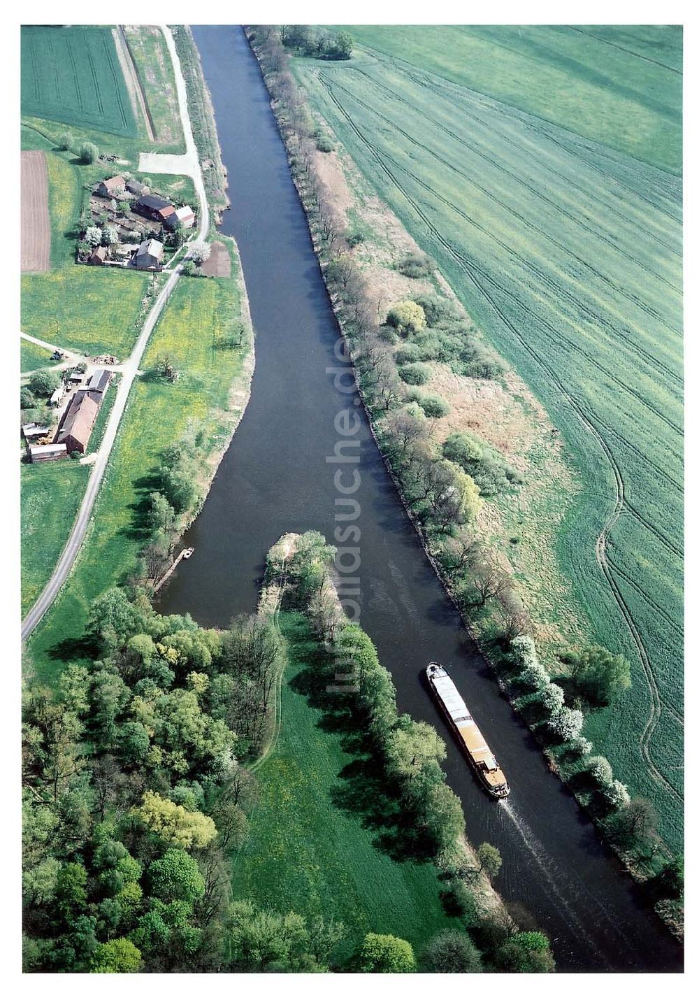 Luftaufnahme Parchau - Elbe - Havel - Kanal im Bereich von Parchau.