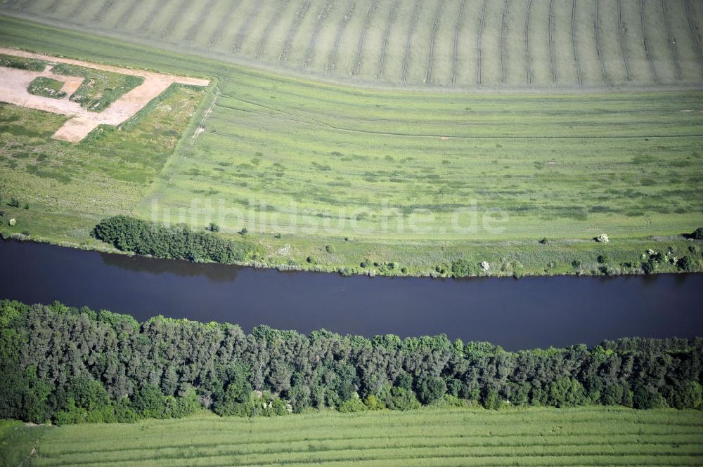 Luftbild Genthin - Elbe-Havel-Kanal / Canal bei Genthin