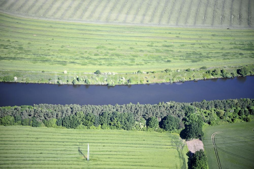 Luftaufnahme Genthin - Elbe-Havel-Kanal / Canal bei Genthin