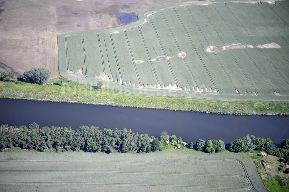 Genthin aus der Vogelperspektive: Elbe-Havel-Kanal / Canal bei Genthin