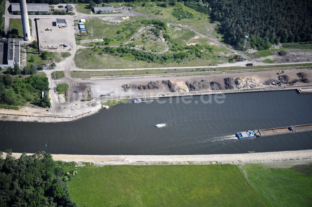 Luftaufnahme Genthin - Elbe-Havel-Kanal / Canal bei Genthin