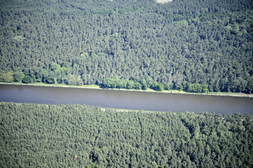 Genthin von oben - Elbe-Havel-Kanal / Canal bei Genthin