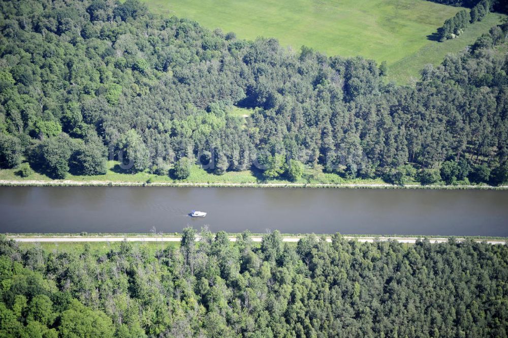 Luftbild Genthin - Elbe-Havel-Kanal / Canal bei Genthin